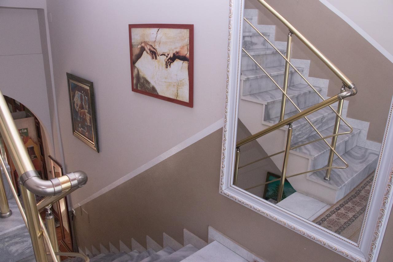 Hotel Arberia 티라나 외부 사진
